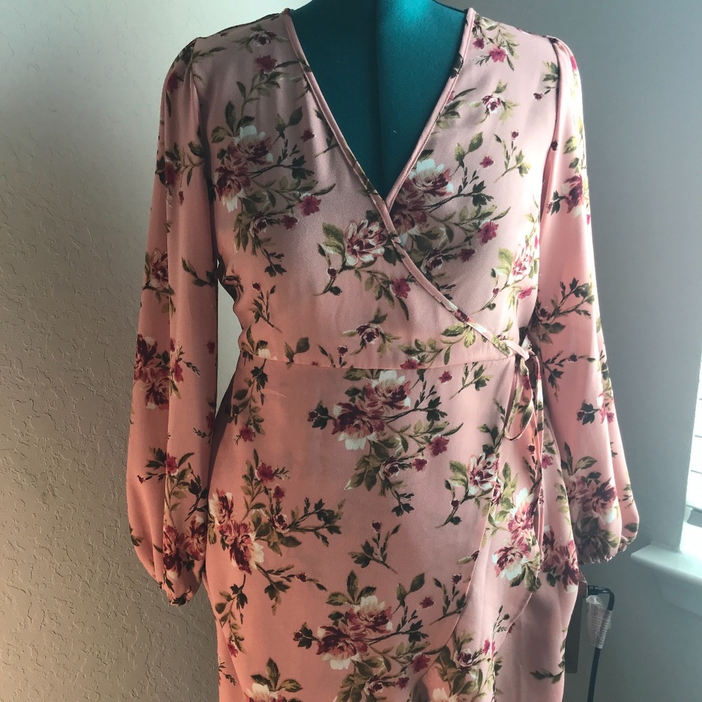 XHILARATION floral dress | long-sleeved | color pink | size medium